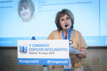 Blanca-Gomez-Cni-Moderadora-Bloque-Ponencias-2-5-Congreso-Edificios-Inteligentes-2019