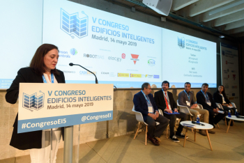 Cecilia-Salamanca-AFEC-1-Modera-Ponencia-5-Congreso-Edificios-Inteligentes-2019