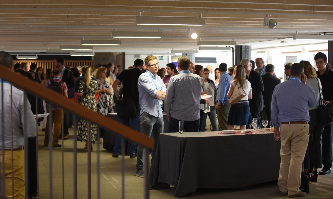 Networking en la Comida del III Congreso Edificios Inteligentes, junio 2017