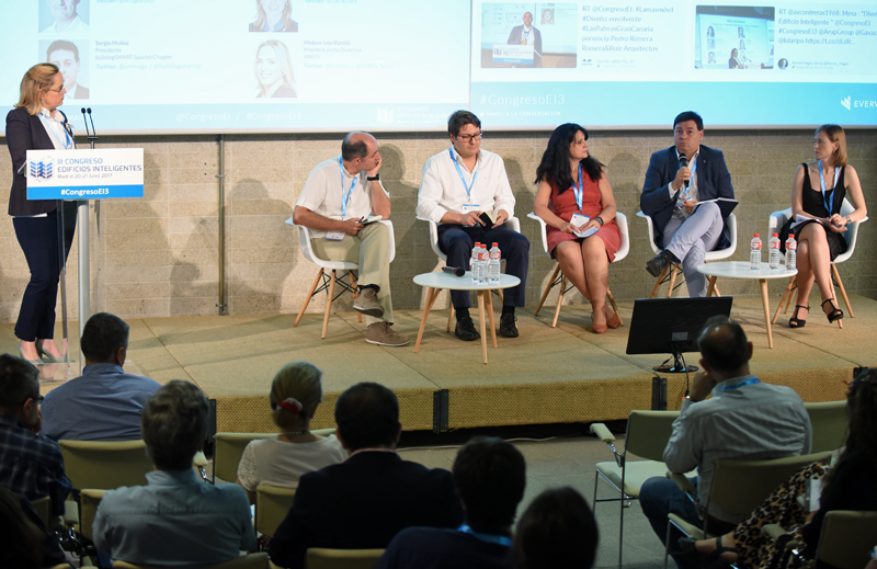 Mesa Redonda del III Congreso Edificios Inteligentes 2017